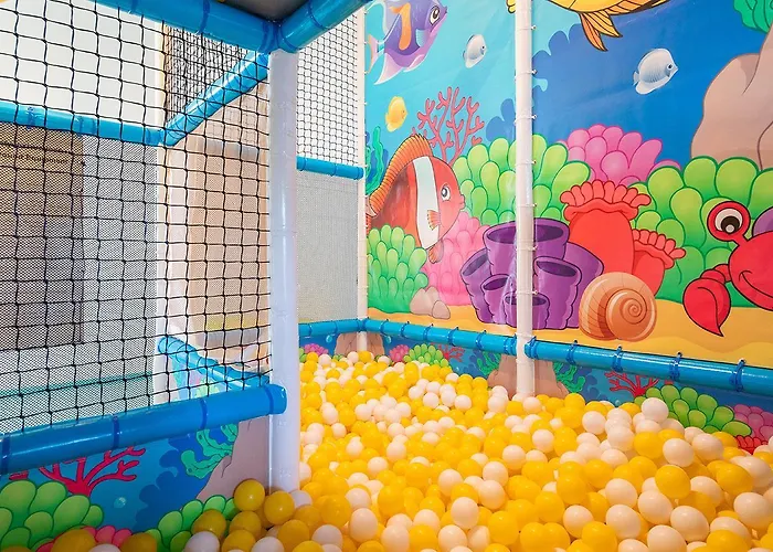 منتزه العطل Aminess Style Avalona Glamping & Homes