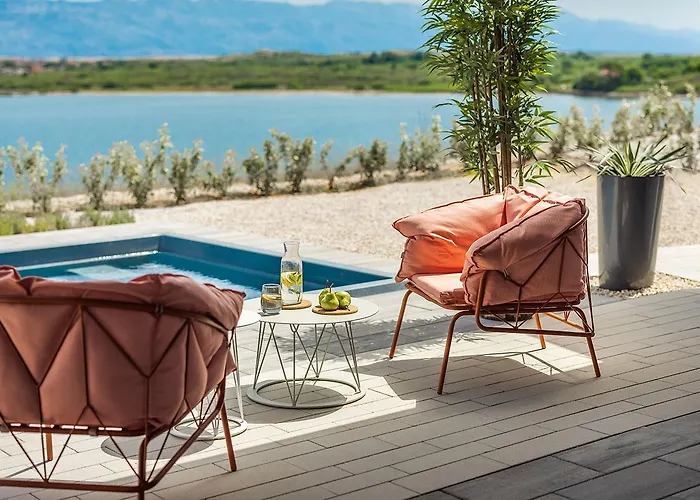 Aminess Style Avalona Glamping & Homes 5* بوفليانا